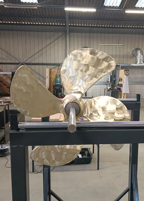 Lga Propulsion Usinage A Mellac Entretien Helice Lga Propulsion Usinage A Mellac Entretien Helice